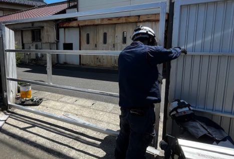 工場の扉　修繕工事